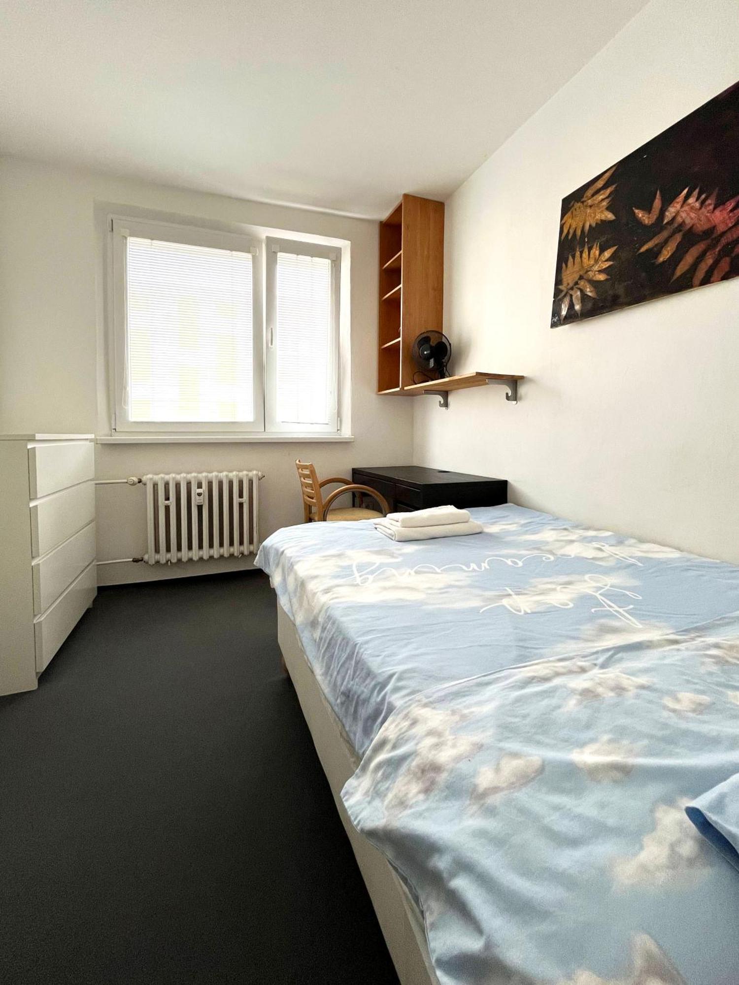 Cozy, Bright Room With Free Parking บราติสลาวา ภายนอก รูปภาพ